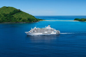 Read more about the article Exploring the Pros and Cons of Cruises: A Comprehensive Guide